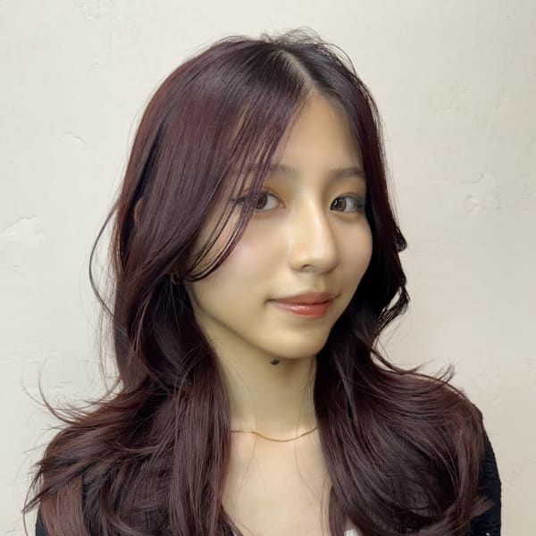 軽やかに仕上げるロングレイヤー