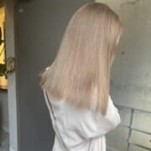 ホワイトベージュ