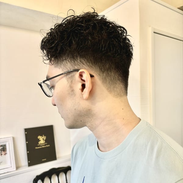 大人の癖毛を活かしたショートヘア|PRISHE.