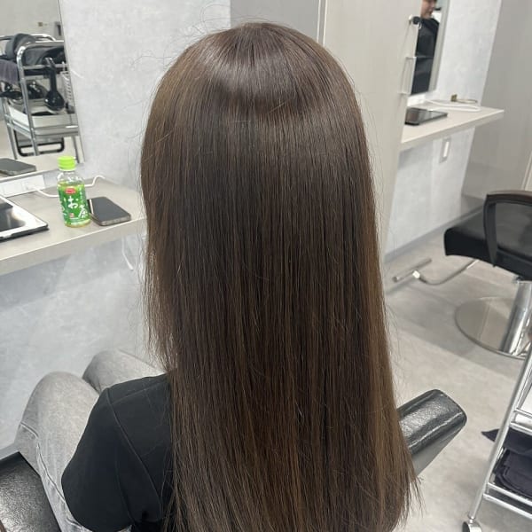 赤みを抑えたい為オリーブグレージュに染めました!透明感のある