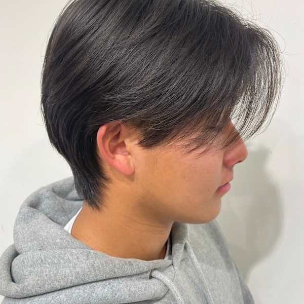 シースルーマッシュウルフ 前下がりショートマッシュ
