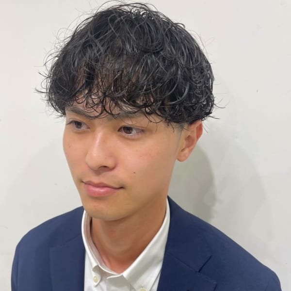 波巻きパーマ ミニマッシュ ビジネス 20代 30代 束感