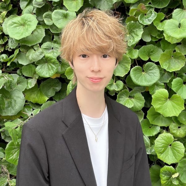 La Bless 大阪梅田サロン[LINKS前]【ラ ブレス オオサカウメダサロン】のスタッフ紹介。鈴木　将大