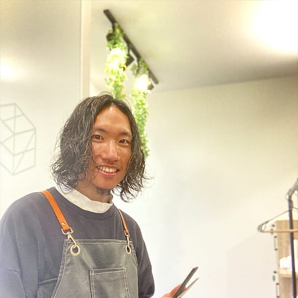 FLAX HAIRSTORE【フラックス ヘアストア】のスタッフ紹介。小島 光人