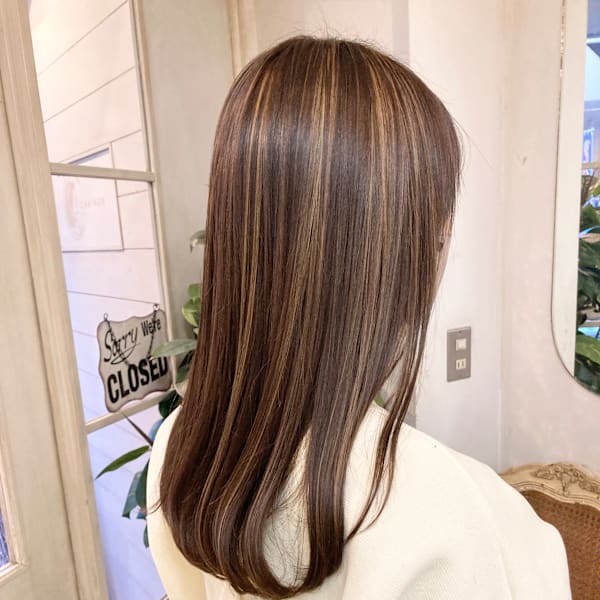 キャラメルベージュナチュラルハイライトロングヘアー北赤羽