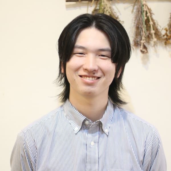 Roost hair【ルースト ヘアー】のスタッフ紹介。山口聖矢
