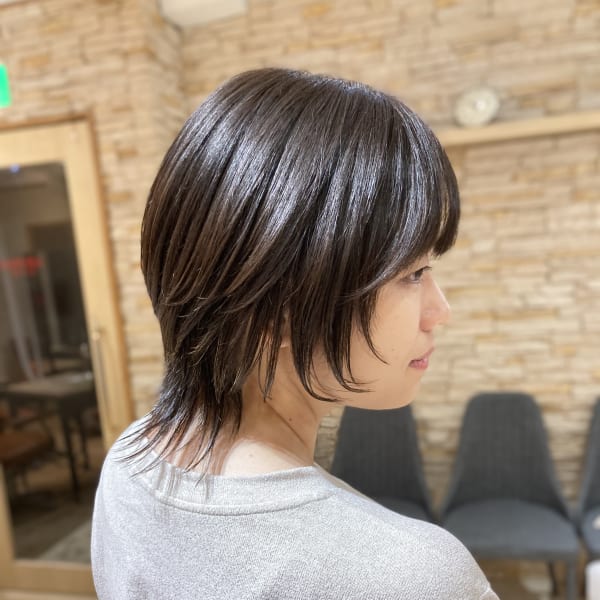 ウルフカット×黒髪×ハイレイヤー