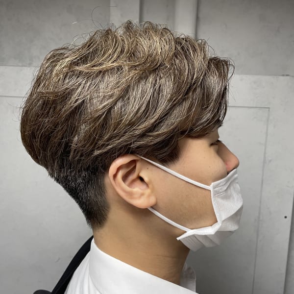 刈り上げセンターパート/ハイトーン/ベージュカラー|Nouvelle Vallee