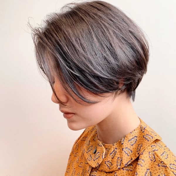 ショートボブ/グレージュ/センターパート/30代/代官山|ikoru【イコル】