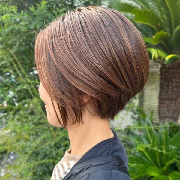 大人マッシュショート 前下がりレイヤーボブ ベージュ