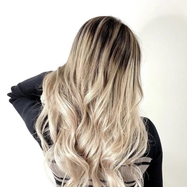 外国人風ブロンドロング