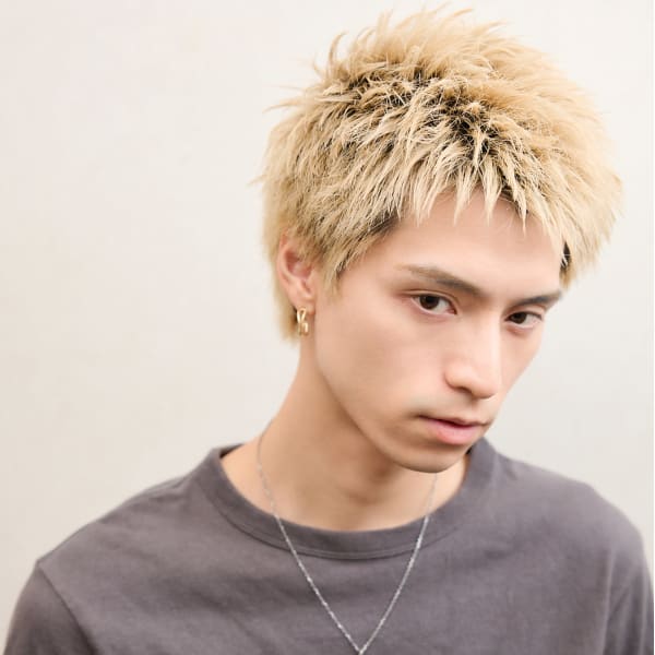 刈り上げないハイトーンスパイキーショート