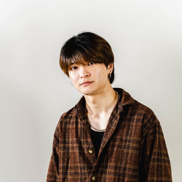 newi hair&treatment大分中央町店【ネウィヘアアンドトリートメントオオイタチュウオウマチテン】のスタッフ紹介。山室 光聖