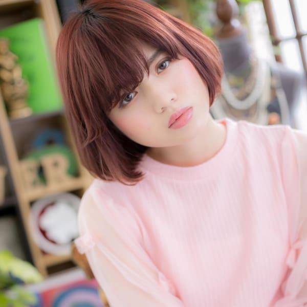 個性的チェリーブラウンシンプル前下がりボブ 秋色