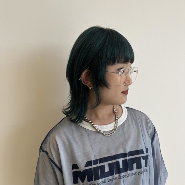 くすみグリーン