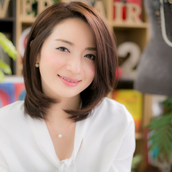 小顔かき上げダークアッシュワンレン大人ボブ ショコラブラウン