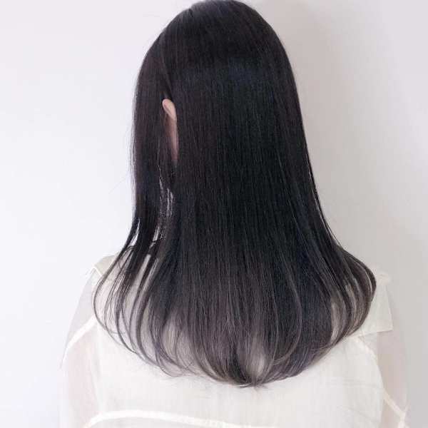 アッシュバイオレットのグラデーションカラー