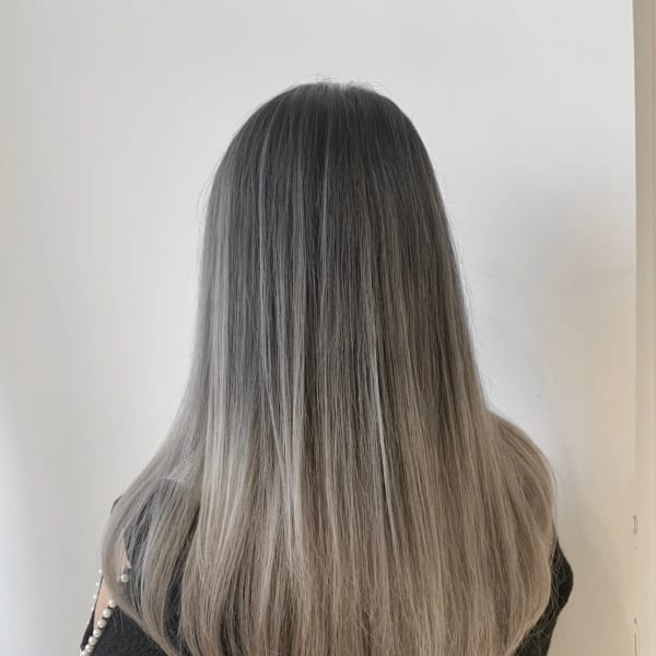スモーキーブロンドバレイヤージュ
