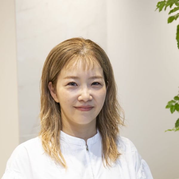 Fleu[r] フルー 都立大学店【フルー】のスタッフ紹介。小林　香澄