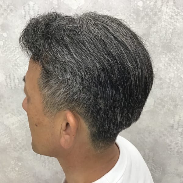 刈り上げショートスタイル