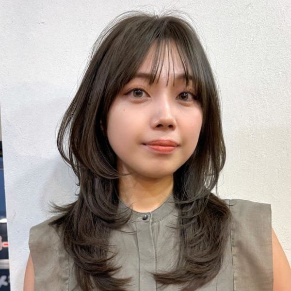 レイヤーカットウルフレイヤーロングオリーブベージュ