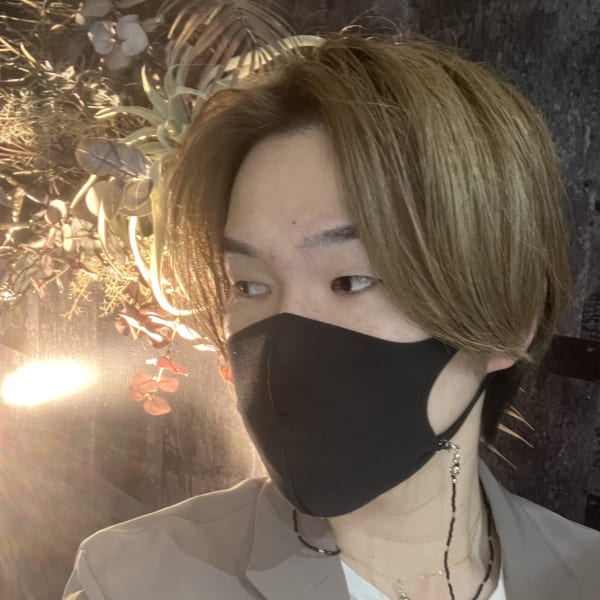 . 【dot】 hair 【ドットヘアー】【ドットヘアー】のスタッフ紹介。衣斐 俊介
