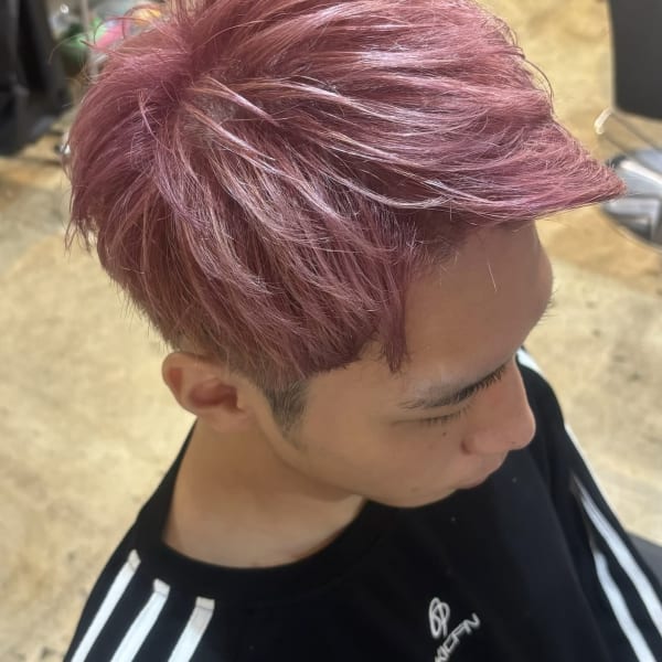 メンズショートカットツーブロックブリーチペールピンクカラー