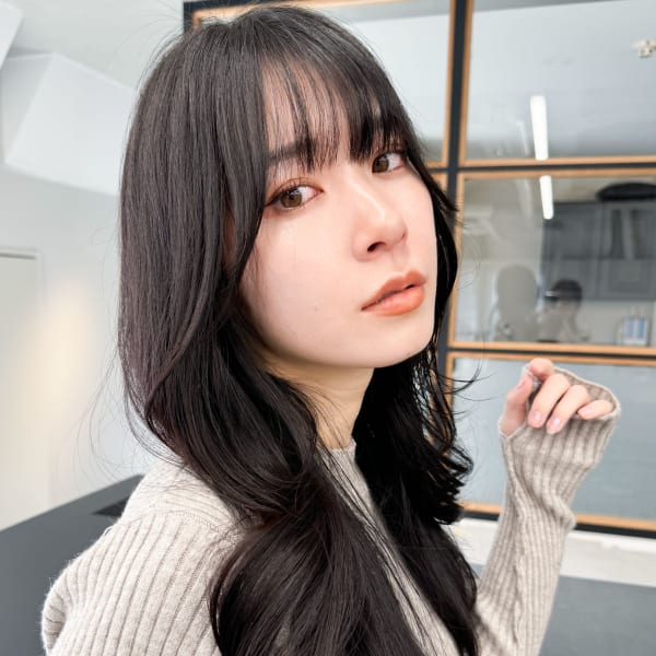 黒髪美髪レイヤー韓国ヘアロングくびれワンカール小顔エアリー