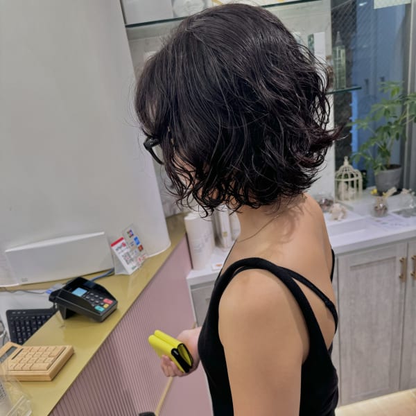 レイヤーボブパーマ|BONECCA鶴見/髪質改善/白髪ぼかし/ハイライト