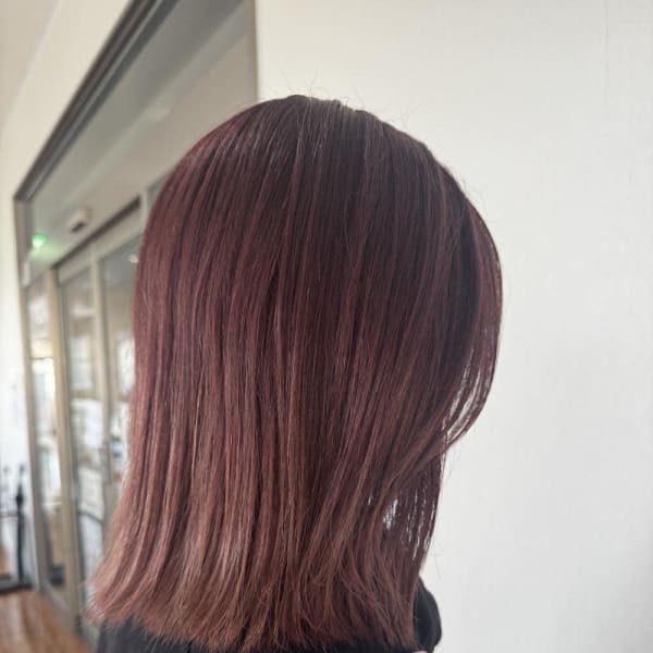 ピンクベージュ