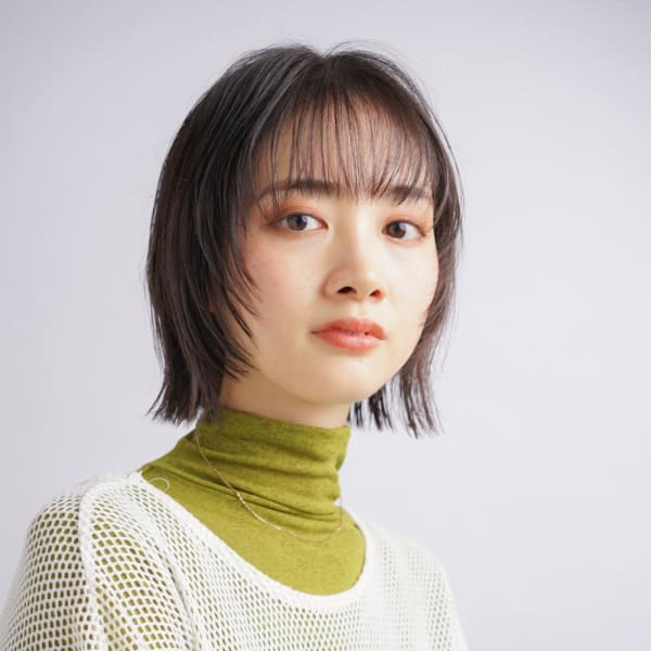 フェイスレイヤーのぱつっとレイヤーボブ
