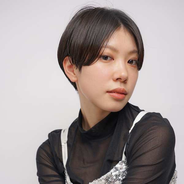 センターパートの【ハンサムショート】