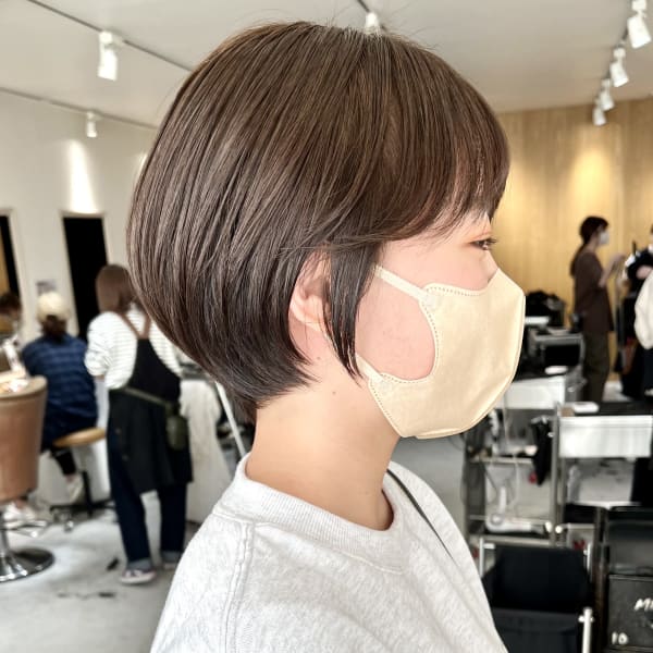 美シルエットショート×透明感グレージュ|トリートヘアデザイン 新浦安店