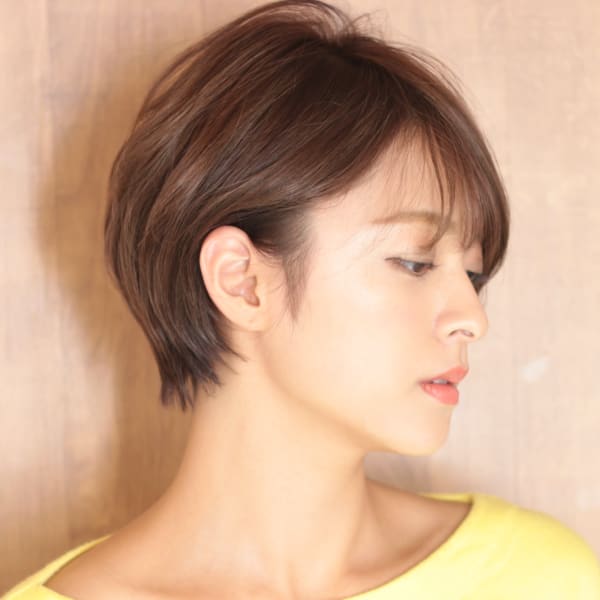 40代50代小顔黒髪ネビージュボブルフワンレンショート