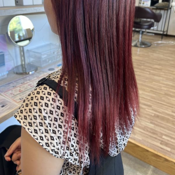 チェリーレッド