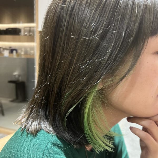 【sourire南大分】インナーカラー×グリーン×ボブ|半個室型美容室 Sourire 南大分店