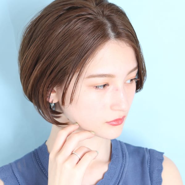40代50代小顔黒髪ネビージュボブルフワンレンショート