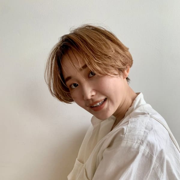 マッシュボブ/ニュアンスカラーセンターパート/30代/代官山|ikoru【イコル】