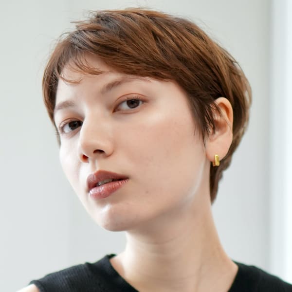 40代50代小顔黒髪ネビージュボブルフワンレンショート