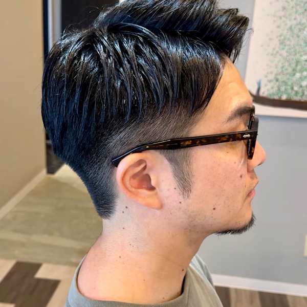 刈り上げショートへア