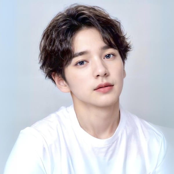 ナチュラルセンターパート　アップバングショート　パーマ|GRITTERs 仙台中央店【グリッター】