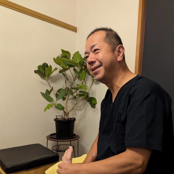 若石リフレクソロジー健進堂【ジャクセキリフレソロジーケンシンドウ】のスタッフ紹介。ウエダ