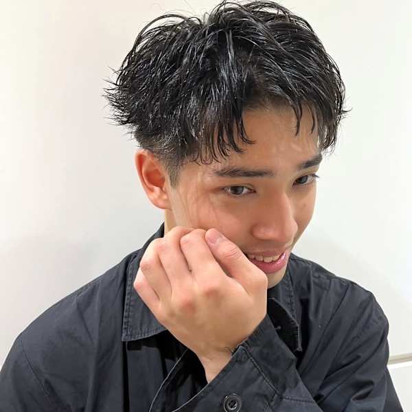 ツーブロック　スパイキーショート　束感スタイリング　無造作
