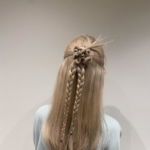 カチモリハーフアップ