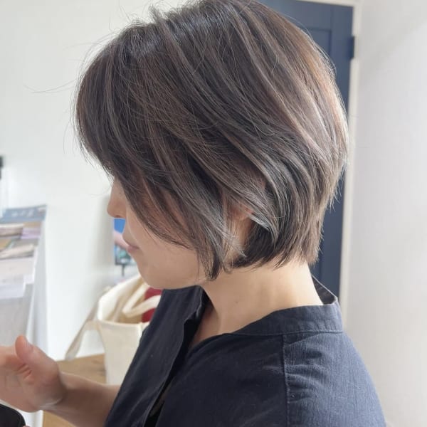 ブリーチシークレットハイライトショート|ARBRE hair&make