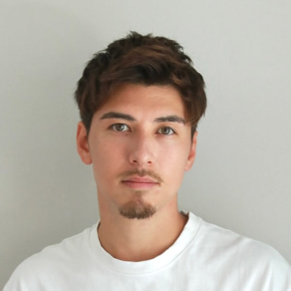 ナチュラルアップバングショート