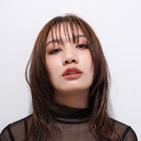 ミディアム　顔周りレイヤー|tip・top 中村橋店