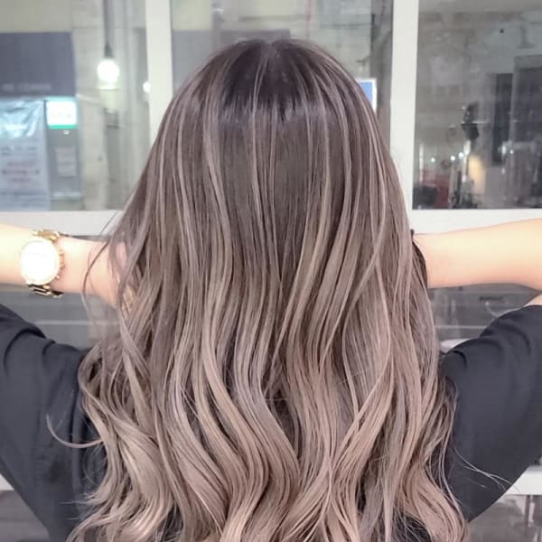 グラデーションカラー/バレイヤージュカラー/ウェーブスタイル