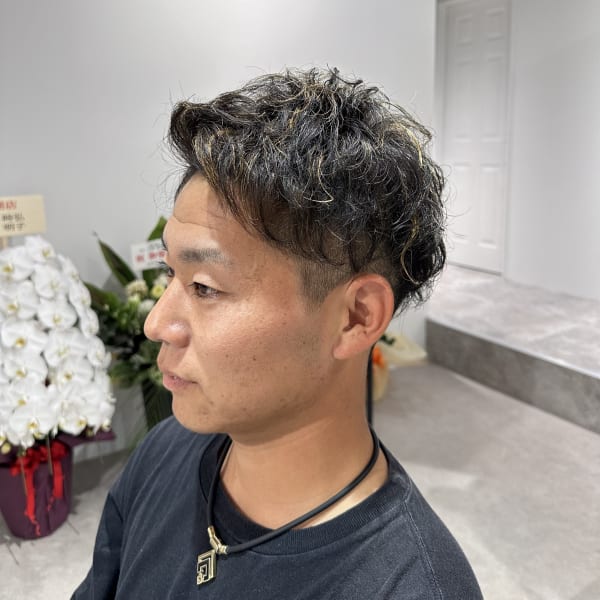 ハイライトとパーマで創るアップバングスタイル◎