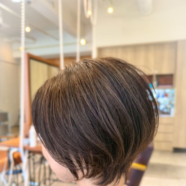 ショートボブ×グレージュカラー